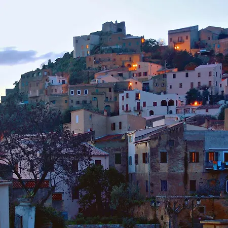 Casa Savelli *