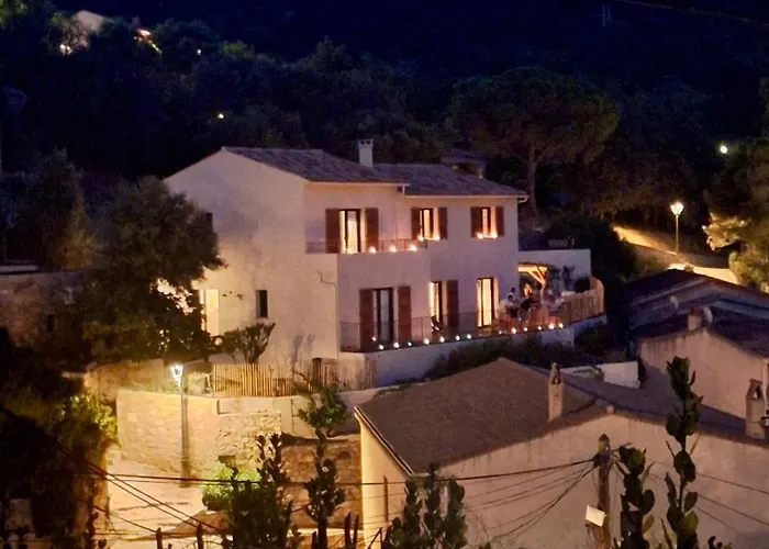 Casa Savelli *